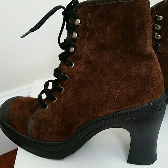 Vintage Basics lace up brown suede boots sneaker. - Picture 3 of 7